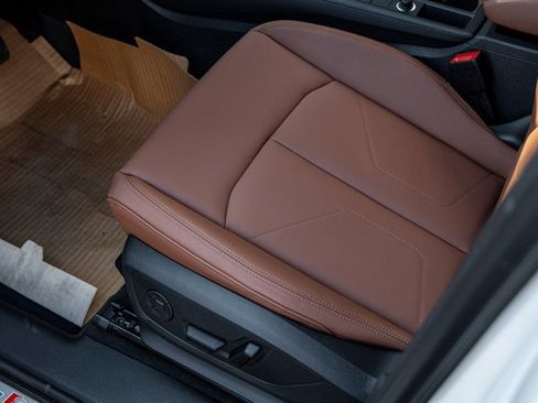 Used 2025 Audi Q3 2.0T Premium Plus w/ Premium Plus Package image 8