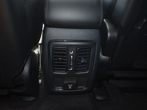 Used 2022 Jeep Grand Cherokee Laredo X image 26