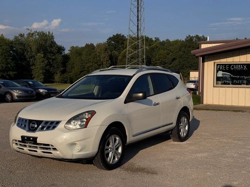 Used 2015 Nissan Rogue S w/ Convenience Package AWD/4WD image 13