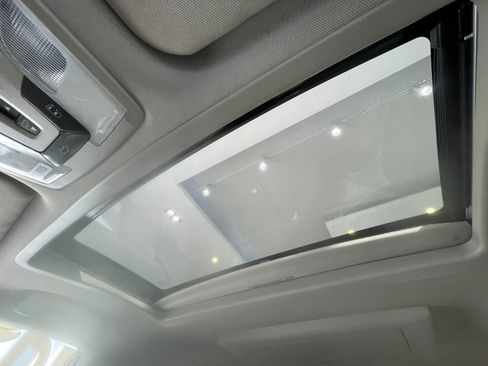 Used 2017 Toyota Sienna XLE Premium AWD/4WD image 18