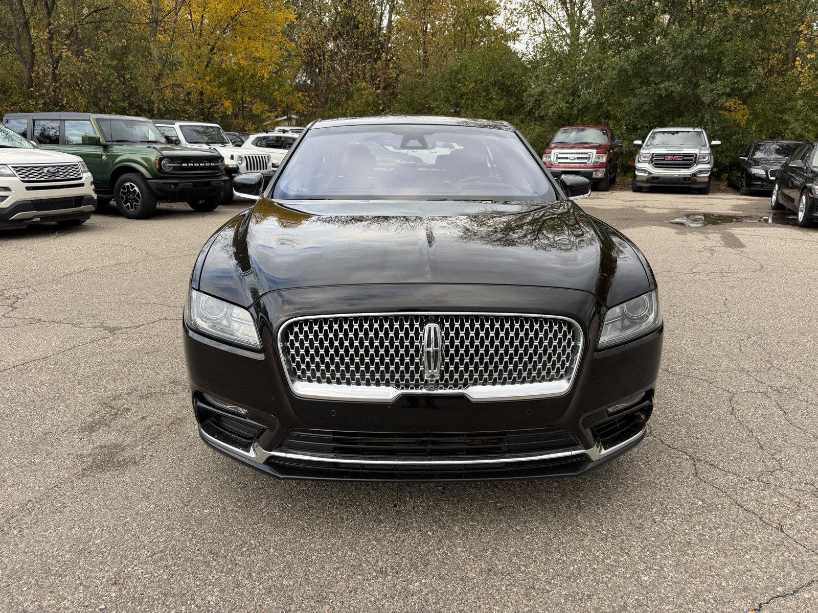 Used 2019 Lincoln Continental Reserve AWD/4WD image 2