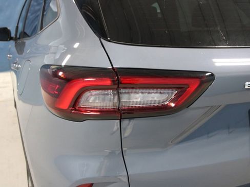 Used 2025 Ford Escape ST-Line w/ Equipment Group 301A image 38