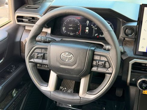 Used 2024 Toyota Tacoma Limited w/ Limited Package (LT) AWD/4WD image 16