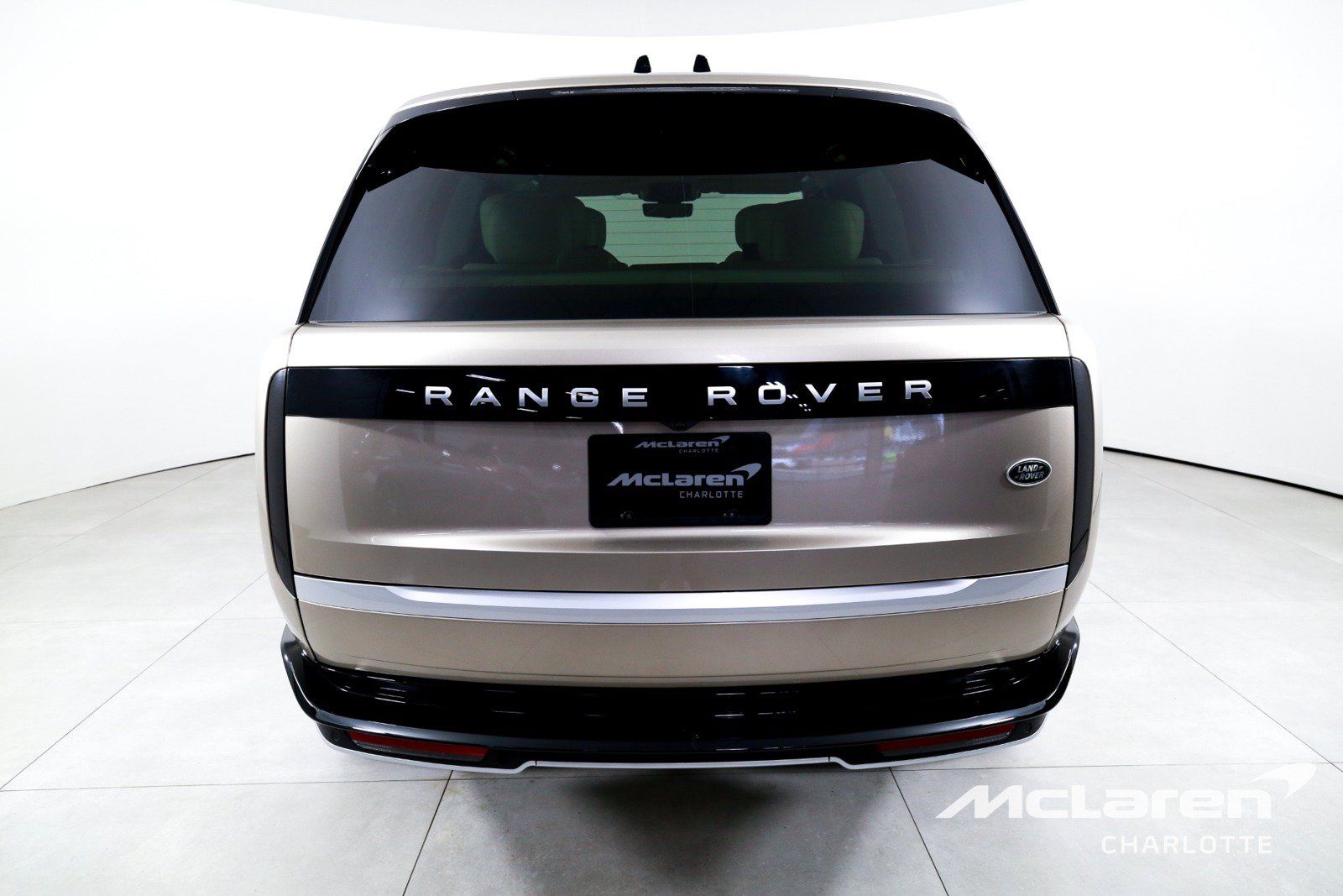 Used 2023 Land Rover Range Rover Long Wheelbase First Edition AWD/4WD image 7