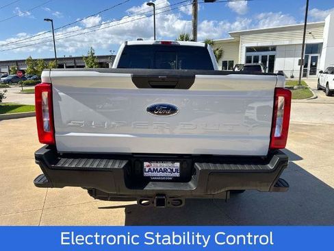Certified 2025 Ford F250 XL w/ XL Off-Road Package AWD/4WD image 8