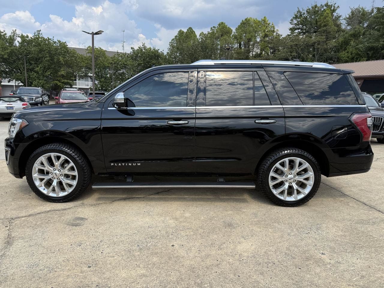 Used 2018 Ford Expedition Platinum AWD/4WD image 5