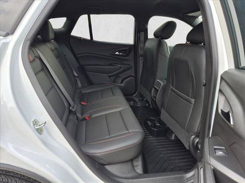 Used 2025 Chevrolet Trax RS w/ Driver Confidence Package FWD image 19