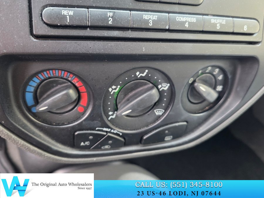 Used 2005 Ford Focus S FWD image 21