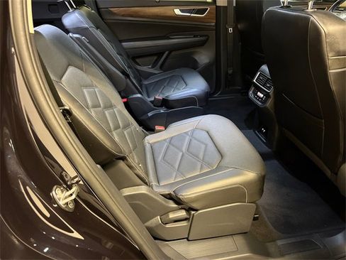 Certified 2025 Volkswagen Atlas SE image 13