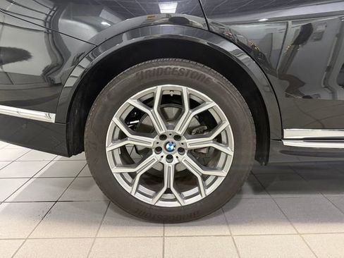 Used 2024 BMW X7 xDrive40i image 9