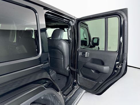 Used 2023 Jeep Wrangler Unlimited Sahara w/ Safety Group AWD/4WD image 29
