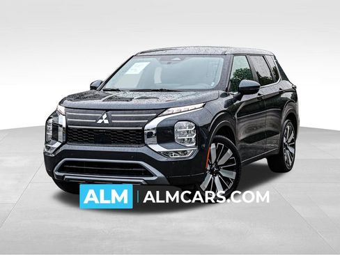 Used 2025 Mitsubishi Outlander SE FWD image 1