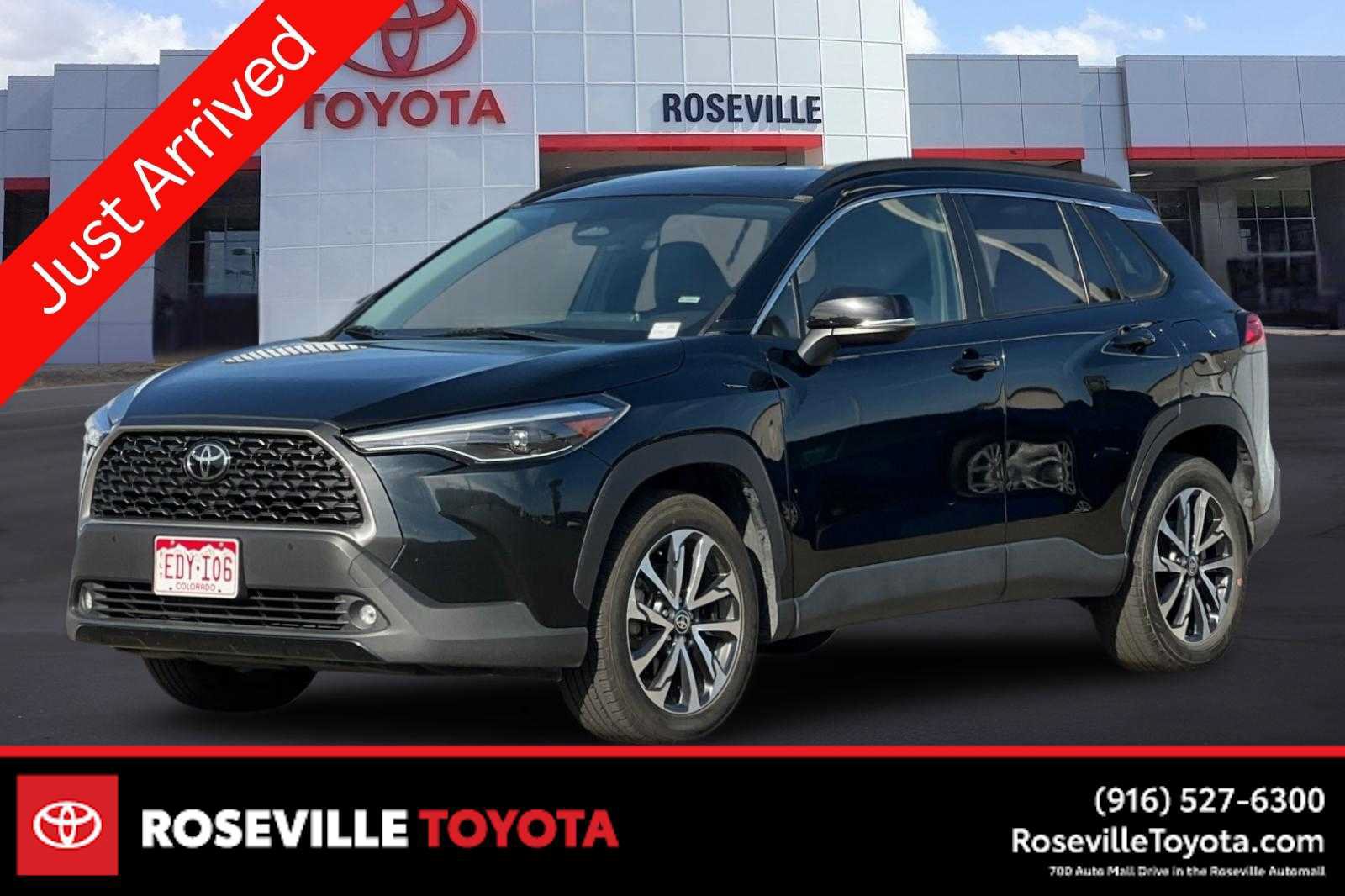 Used 2025 Toyota Corolla Cross XLE AWD/4WD image 1