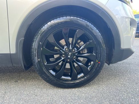 Used 2020 Kia Sorento EX FWD image 29
