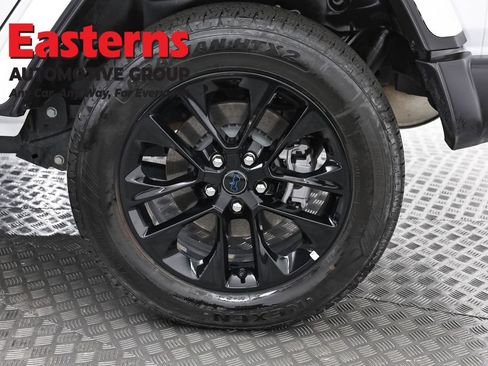 Used 2025 Jeep Wrangler Unlimited Sahara w/ Safety Group AWD/4WD image 33