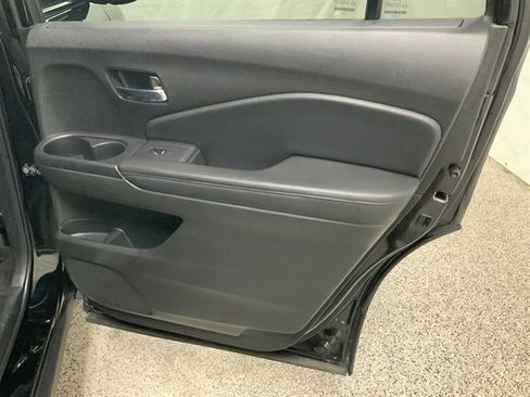 Used 2022 Honda Pilot Sport image 18