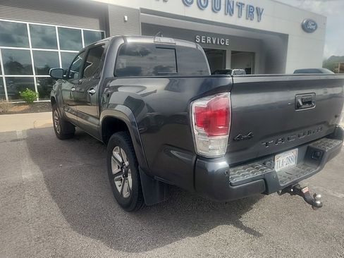 Used 2017 Toyota Tacoma Limited w/ Tow Package image 5