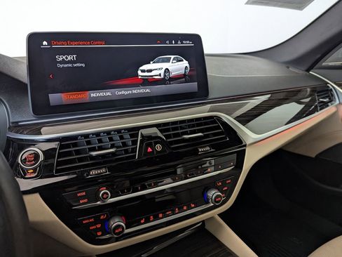 Used 2023 BMW 530i w/ Premium Package RWD image 7