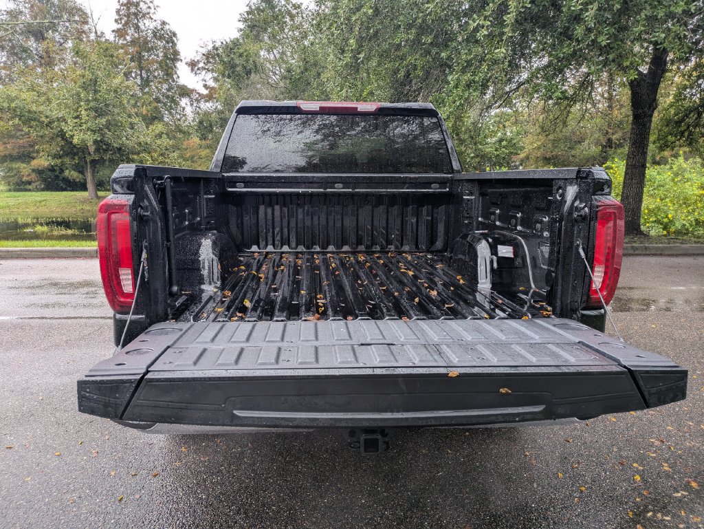 Used 2025 GMC Sierra 1500 SLT AWD/4WD image 12