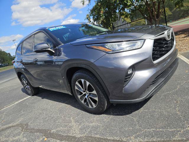 Used 2020 Toyota Highlander XLE FWD image 7
