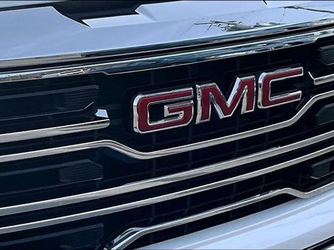 Used 2022 GMC Sierra 1500 SLT w/ X31 Off-Road Package image 30
