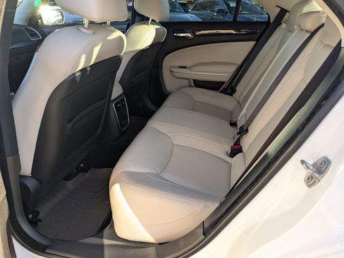 Used 2015 Chrysler 300 Limited w/ Driver Convenience Group image 20