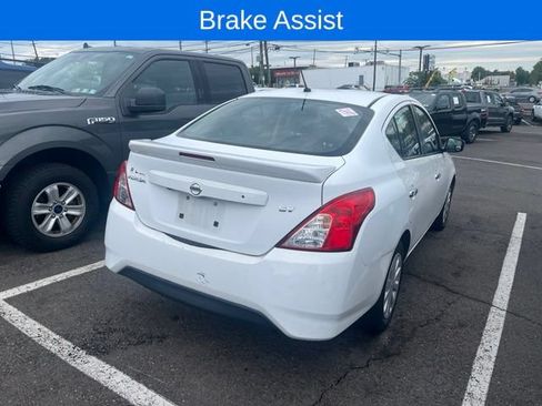 Used 2019 Nissan Versa SV FWD image 5