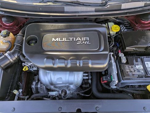 Used 2016 Chrysler 200 Limited image 22