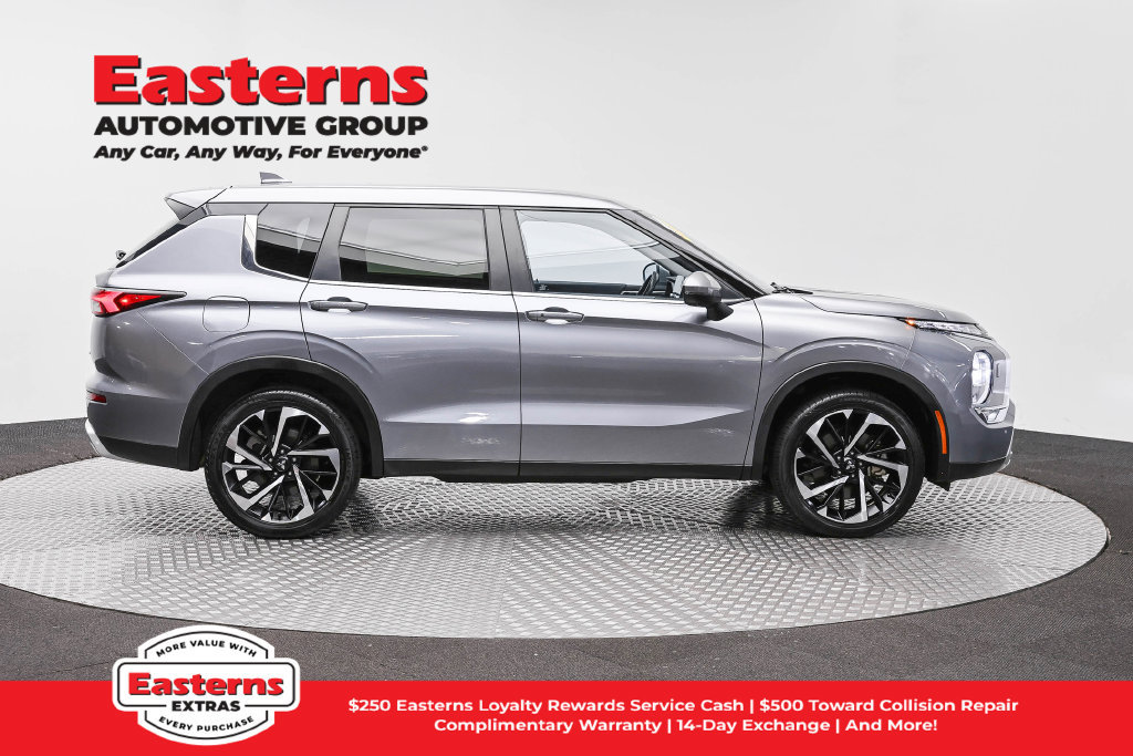 Used 2024 Mitsubishi Outlander SE AWD/4WD image 5