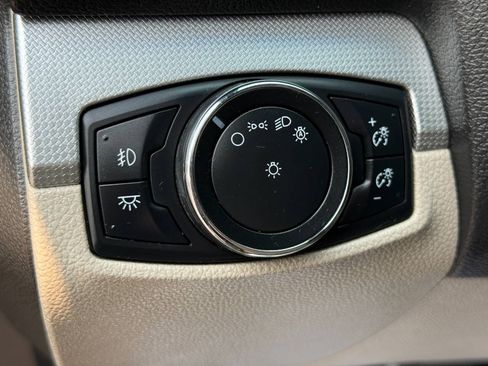Used 2015 Ford Explorer XLT w/ Equipment Group 202B AWD/4WD image 16