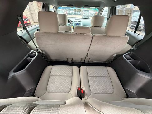 Used 2015 Ford Explorer XLT image 28
