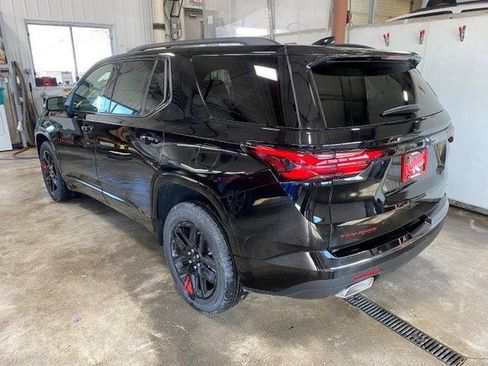Used 2023 Chevrolet Traverse Premier w/ Redline Edition AWD/4WD image 2