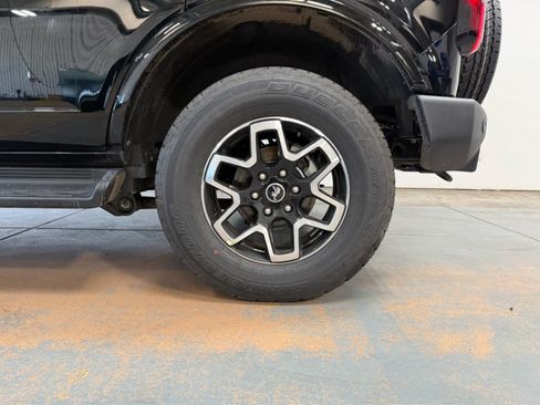 Used 2025 Ford Bronco Outer Banks AWD/4WD image 10