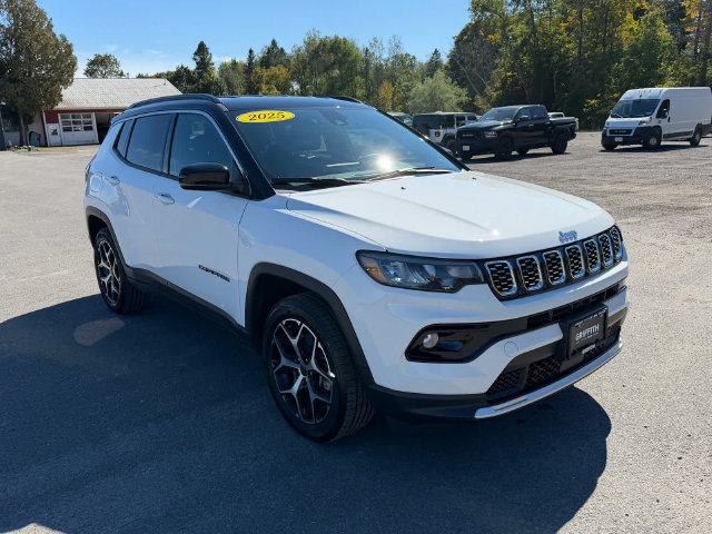 Used 2025 Jeep Compass Limited AWD/4WD image 7