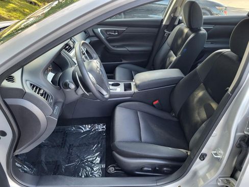 Used 2017 Nissan Altima 2.5 SR FWD image 11