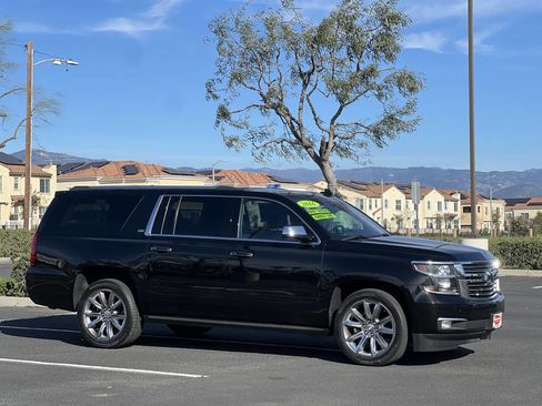 Used 2016 Chevrolet Suburban LTZ image 5