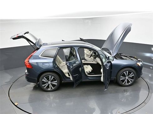 Used 2023 Volvo XC60 B6 Ultimate w/ Climate Package image 49