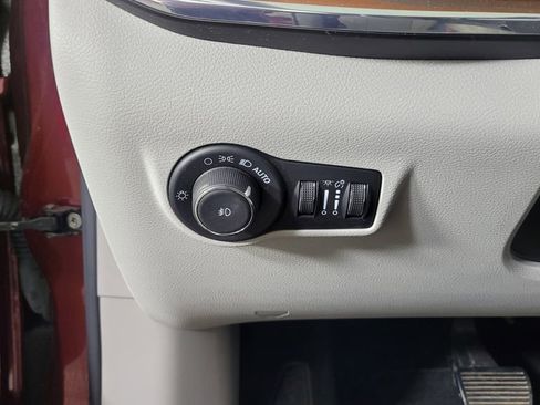 Used 2022 Jeep Compass Limited image 19