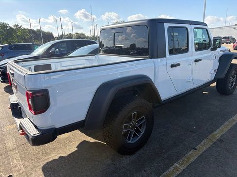 Used 2026 Jeep Gladiator Mojave AWD/4WD image 5
