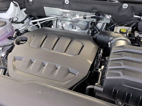 New 2026 Volkswagen Atlas SE image 9