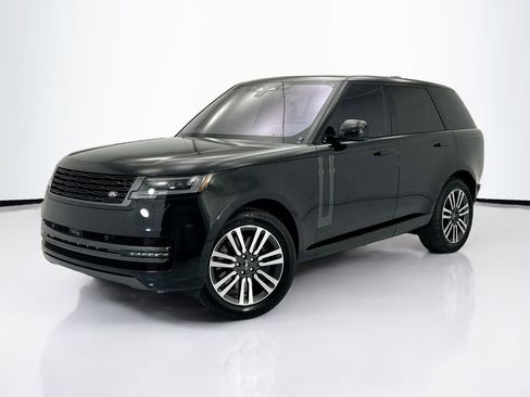 Used 2023 Land Rover Range Rover SE image 1