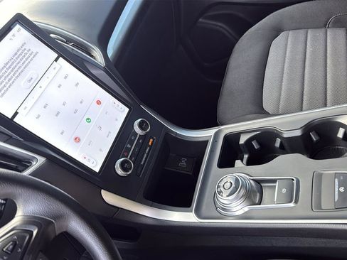 Used 2024 Ford Edge SE w/ Black Appearance Package image 19