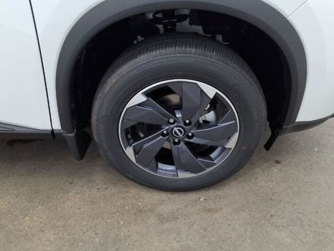 Certified 2026 Nissan Rogue SV FWD image 27
