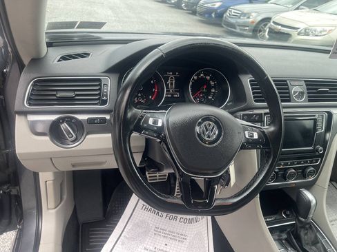 Used 2017 Volkswagen Passat 1.8T R-Line FWD image 13