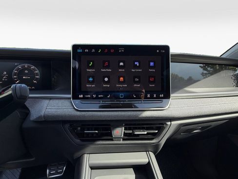 New 2026 Volkswagen Tiguan S AWD/4WD image 17