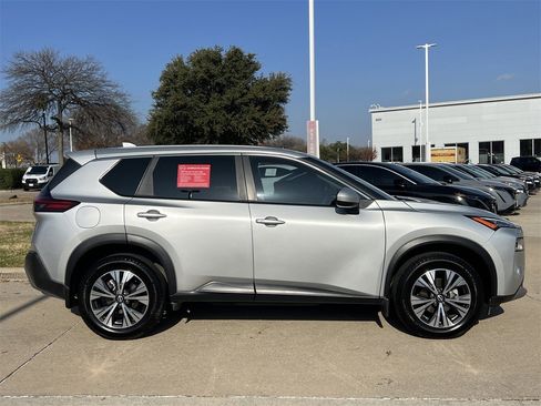 Certified 2023 Nissan Rogue SV image 3