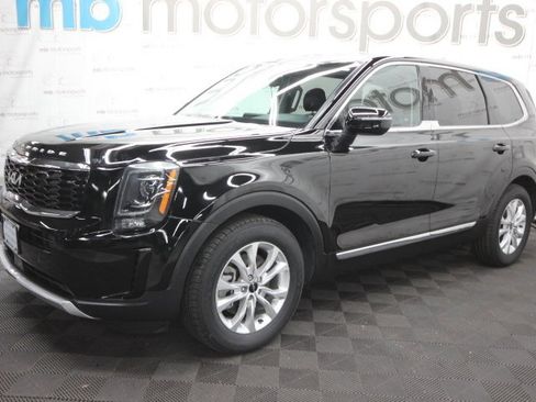Used 2022 Kia Telluride LX image 2