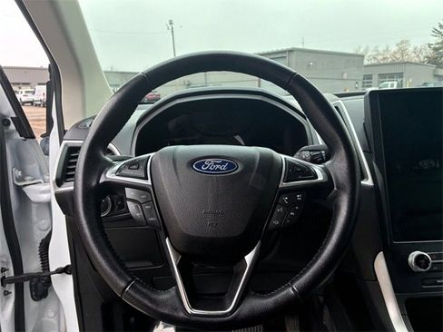 Used 2023 Ford Edge SEL image 12