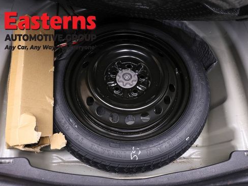 Used 2021 Toyota Camry LE FWD image 21