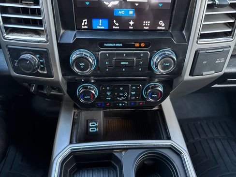 Used 2017 Ford F250 Lariat w/ Lariat Value Package image 40